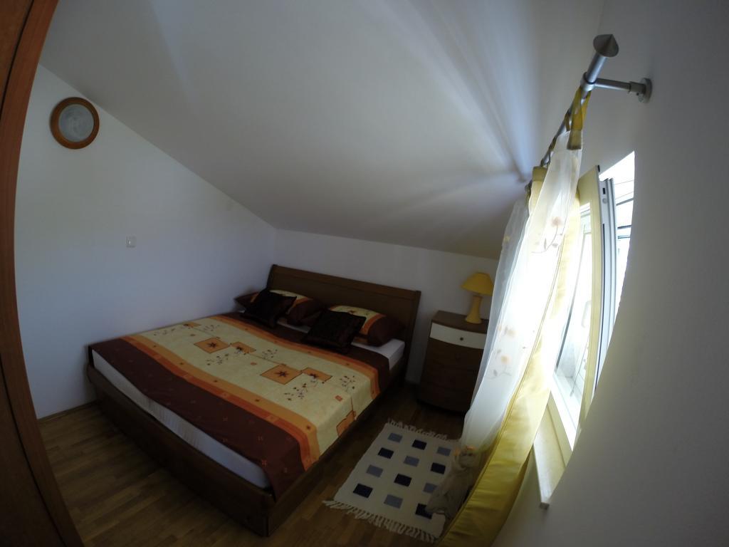 Apartments Romana Slatine Szoba fotó